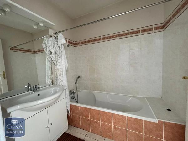Appartement à louer 2 pièces 48.85m² Saint-Étienne (42000)