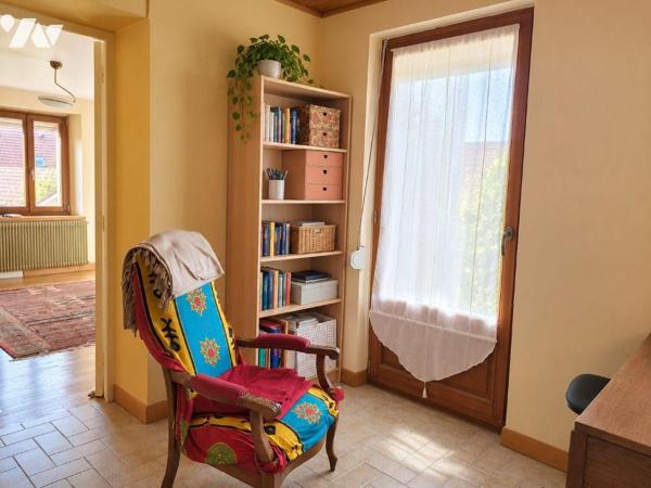 À Valdahon, découvrez cette maison offrant de l'espace pour toute la famille et le plaisir d'un...