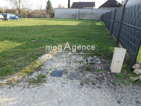 Terrain à PONT-SUR-SEINE, 10400 - 706m²