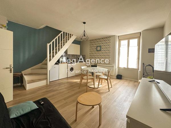 Immeuble à Cholet, 49300 - 101m²