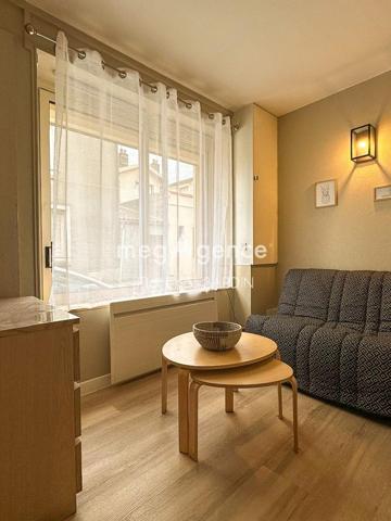 Immeuble à Cholet, 49300 - 101m²