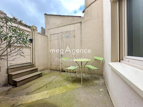 Immeuble à Cholet, 49300 - 101m²