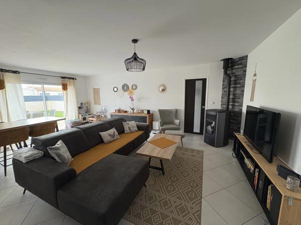 Maison récente de plain pied-3 chambres avec jardin