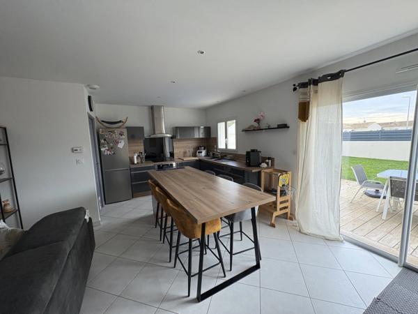 Maison récente de plain pied-3 chambres avec jardin