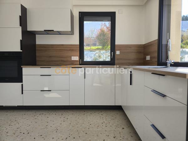 Location
                Villa143 m² - 5 Pièces -
                    ST CERGUES (74140)