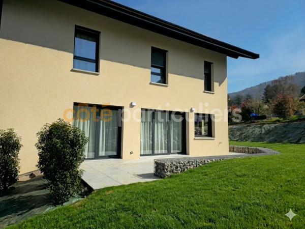 Location
                Villa143 m² - 5 Pièces -
                    ST CERGUES (74140)