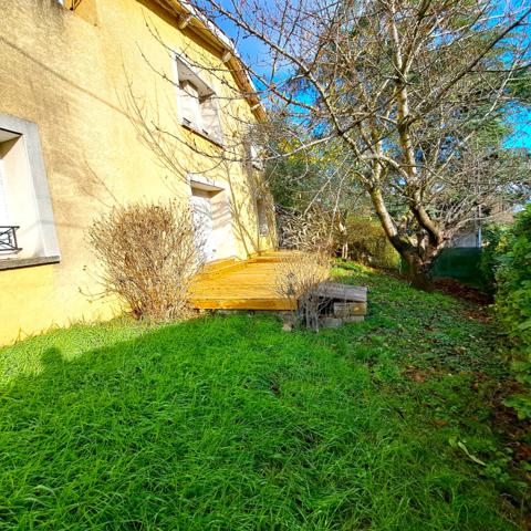 Rez de jardin de 119m², 4 chambres, à St Genis laval centre
