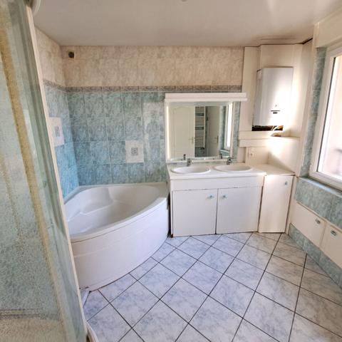 Rez de jardin de 119m², 4 chambres, à St Genis laval centre