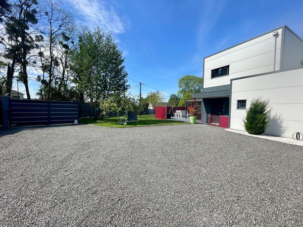 Monnaie - Maison 3 chambres 121 m2 -