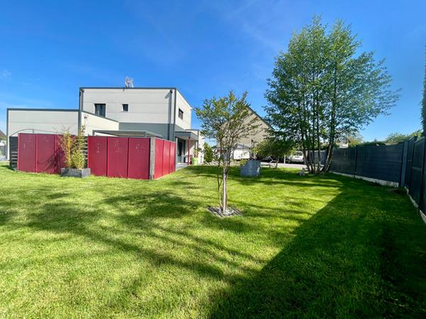 Monnaie - Maison 3 chambres 121 m2 -