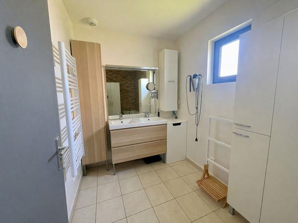 Monnaie - Maison 3 chambres 121 m2 -