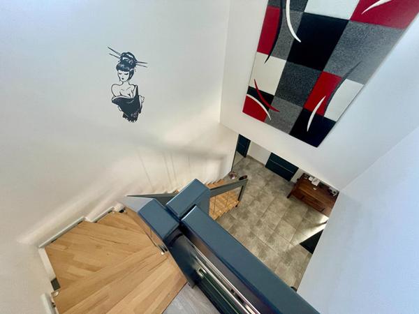 Monnaie - Maison 3 chambres 121 m2 -