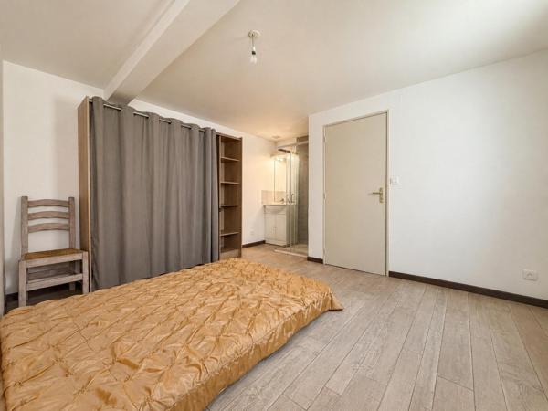 Maison de ville vivable de plain pied, 5 chambres !