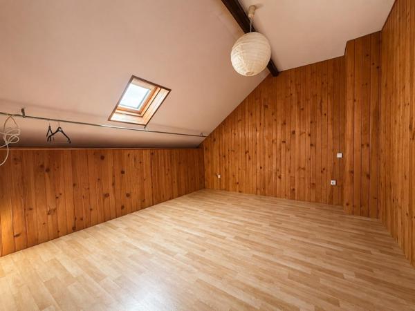 Maison de ville vivable de plain pied, 5 chambres !