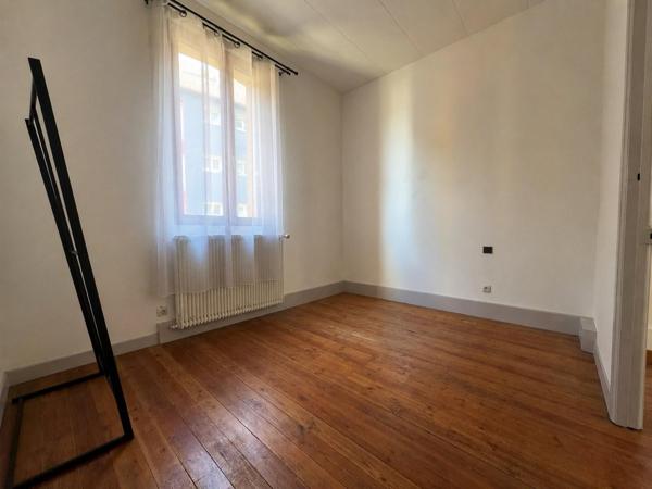 Maison de ville vivable de plain pied, 5 chambres !