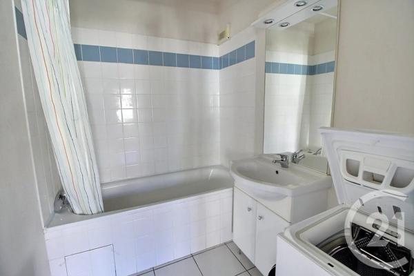 Appartement à vendre  2 pièces - 40,77 m 2   TALENCE  - 33