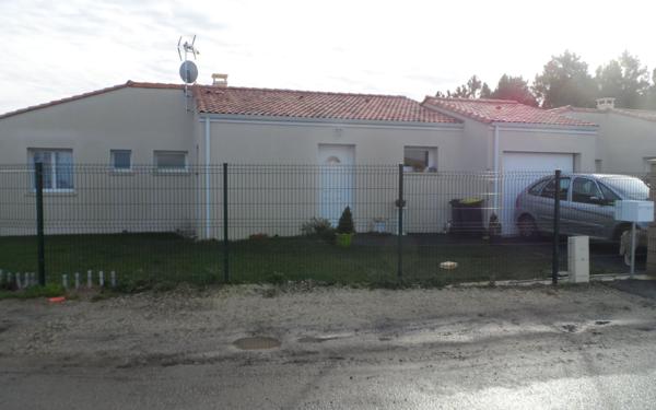 Maison à louer    4 pièces •  Étaules