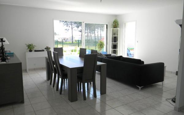 Maison à louer    4 pièces •  Étaules