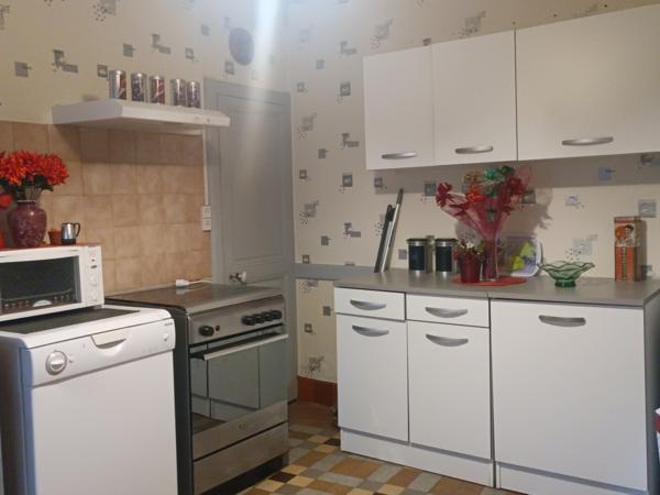 Maison proche centre ville 95m² 3 chambres jardin dépendance