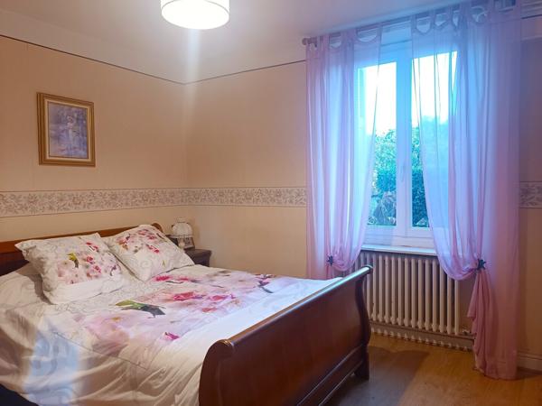 Maison proche centre ville 95m² 3 chambres jardin dépendance