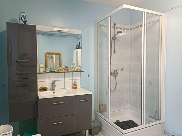 Maison proche centre ville 95m² 3 chambres jardin dépendance