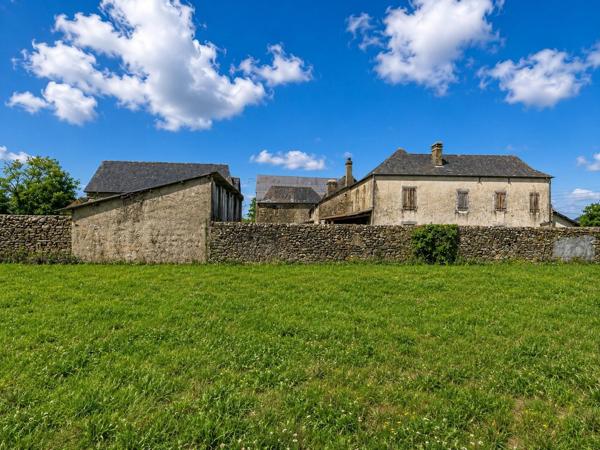 Grande propriété familiale, gîte et 4 granges