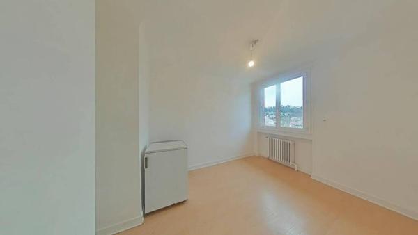 MAISON AVEC GRAND JARDIN