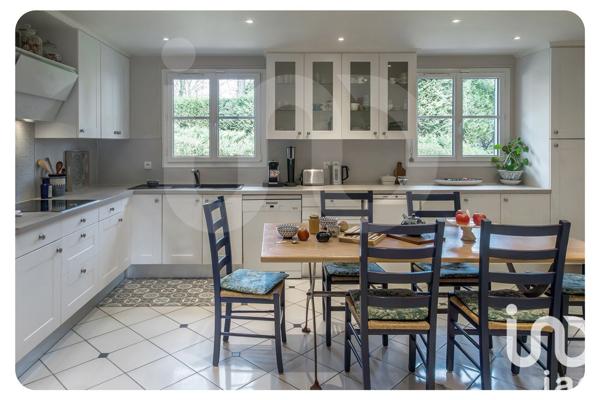 Demeure 9 pièces de 260 m² à Orgeval (78630)