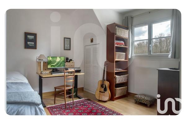 Demeure 9 pièces de 260 m² à Orgeval (78630)