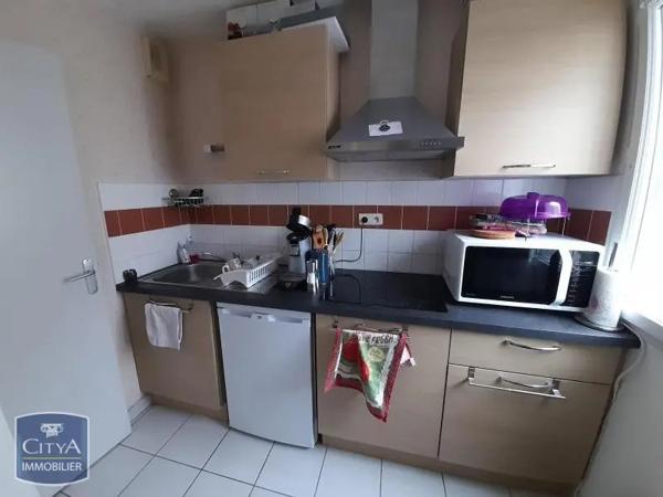 Appartement à louer 2 pièces 48.32m² Laval (53000)