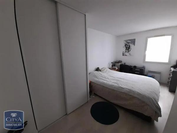 Appartement à louer 2 pièces 48.32m² Laval (53000)