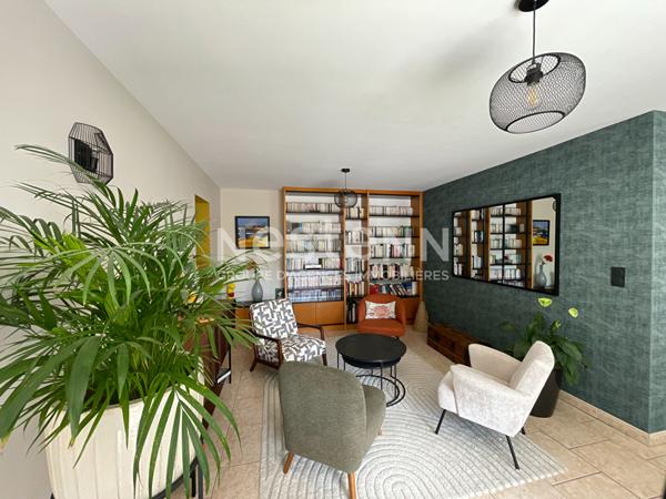 MEUCON Maison familiale de 151 m², 4 chambres 7 pièces, jardin arboré de 1057 m², terrasse et double garage