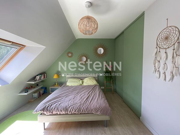 MEUCON Maison familiale de 151 m², 4 chambres 7 pièces, jardin arboré de 1057 m², terrasse et double garage