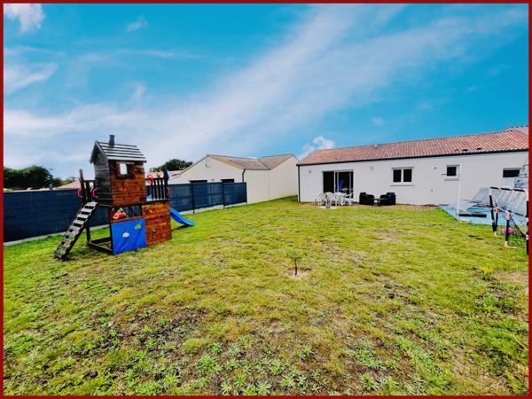 Maison de plain pied récente avec 3 chambres, jardin et garage