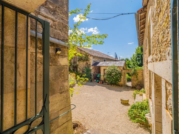 Maison à vendre à Charroux (86250) - Vienne