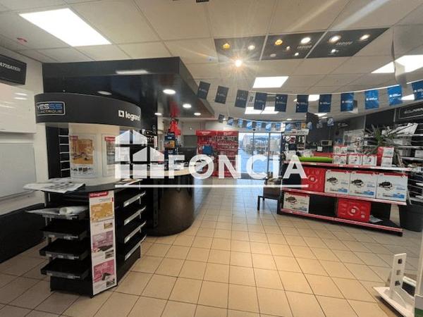 Location Local commercial 7 pièces 800 m² - ZAC POTERIE Prix Les Mezieres 08000