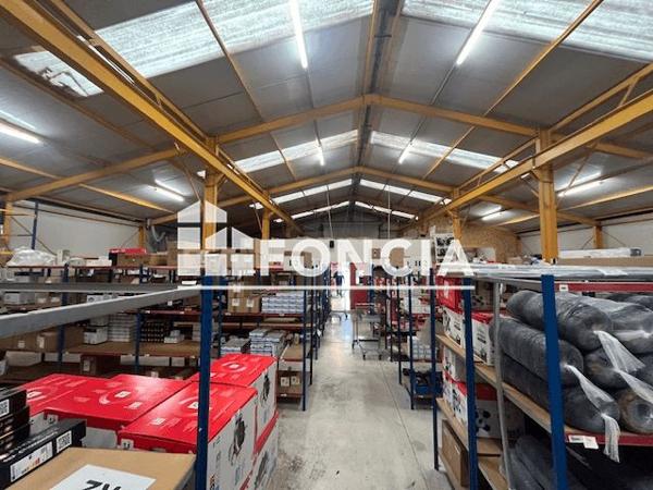 Location Local commercial 7 pièces 800 m² - ZAC POTERIE Prix Les Mezieres 08000