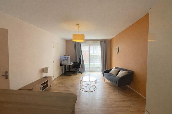 Appartement  T2 de 43 m² avec balcon, cave et parking à Auray