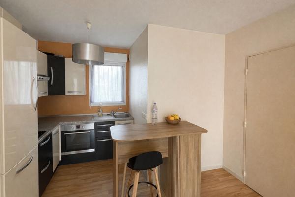 Appartement  T2 de 43 m² avec balcon, cave et parking à Auray
