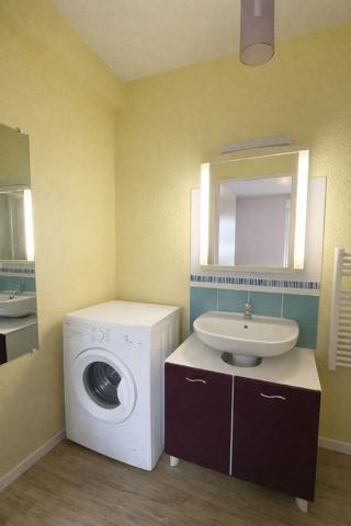 Appartement  T2 de 43 m² avec balcon, cave et parking à Auray