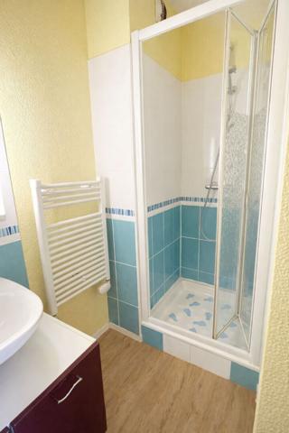 Appartement  T2 de 43 m² avec balcon, cave et parking à Auray