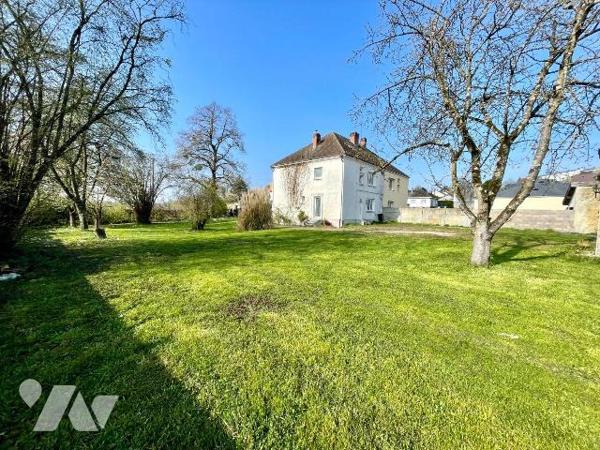 MAISON RENOVEE AVEC JARDIN.
A VENDRE A RETHEL, proche gare (à 1h15 de Paris gare de l'Est et 3...