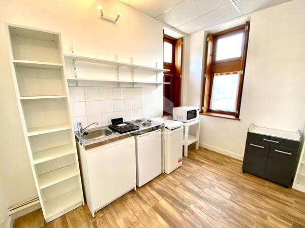 STUDIO MEUBLE A LOUER - BLOIS - REFAIT A NEUF RÉCEMMENT, MOBILIER & EQUIPEMENT COMPLET