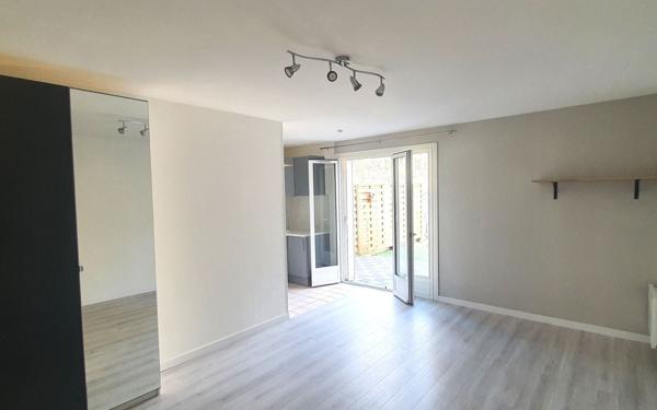 Appartement à vendre    1 pièce • 30 m2 Brie-Comte-Robert