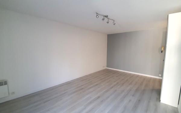 Appartement à vendre    1 pièce • 30 m2 Brie-Comte-Robert