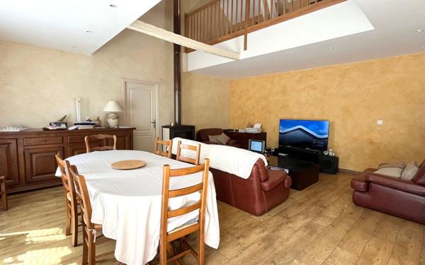 Maison à vendre    7 pièces • 214 m2 Magny-la-Campagne