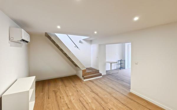 Maison à vendre    5 pièces • 130 m2 Notre-Dame-de-Sanilhac