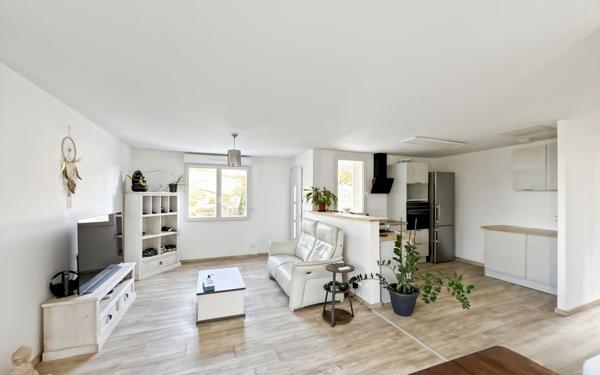 Maison à vendre    5 pièces • 130 m2 Notre-Dame-de-Sanilhac