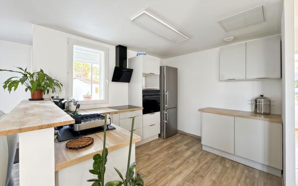 Maison à vendre    5 pièces • 130 m2 Notre-Dame-de-Sanilhac