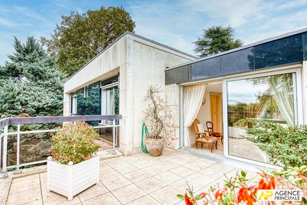 Versailles Glatigny Appartement 6 pièces 174 m² 1er et dernier étage avec ascenseur, terrasses de 91m² et 3 places de parking en sous-sol 1 395 000 € **  - Référence  28216